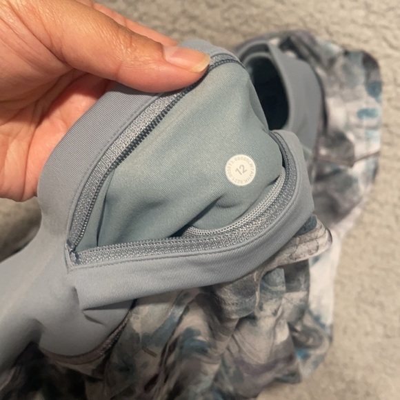 Lululemon speed up shorts 3" size 12 - Picture 5 of 5